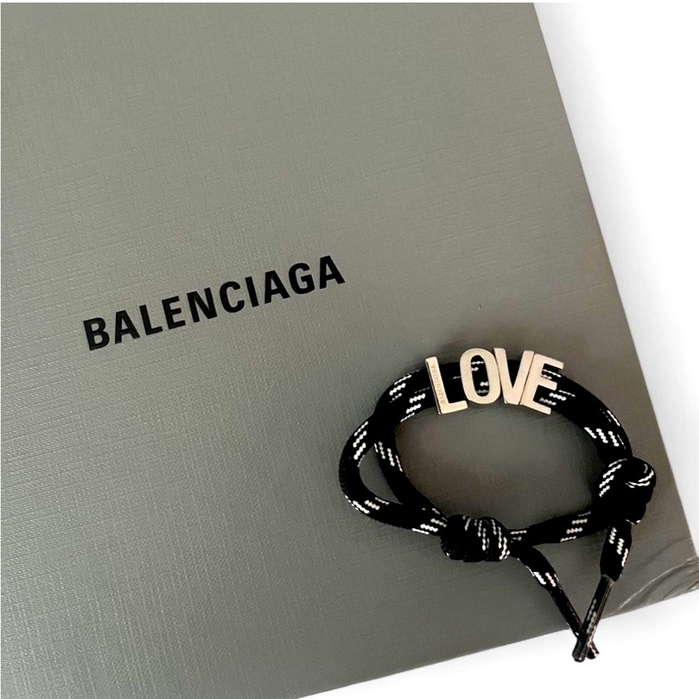 🆕 Balenciaga L.O.V.E Bracelet
Unisex 
Made in Italy
NWT